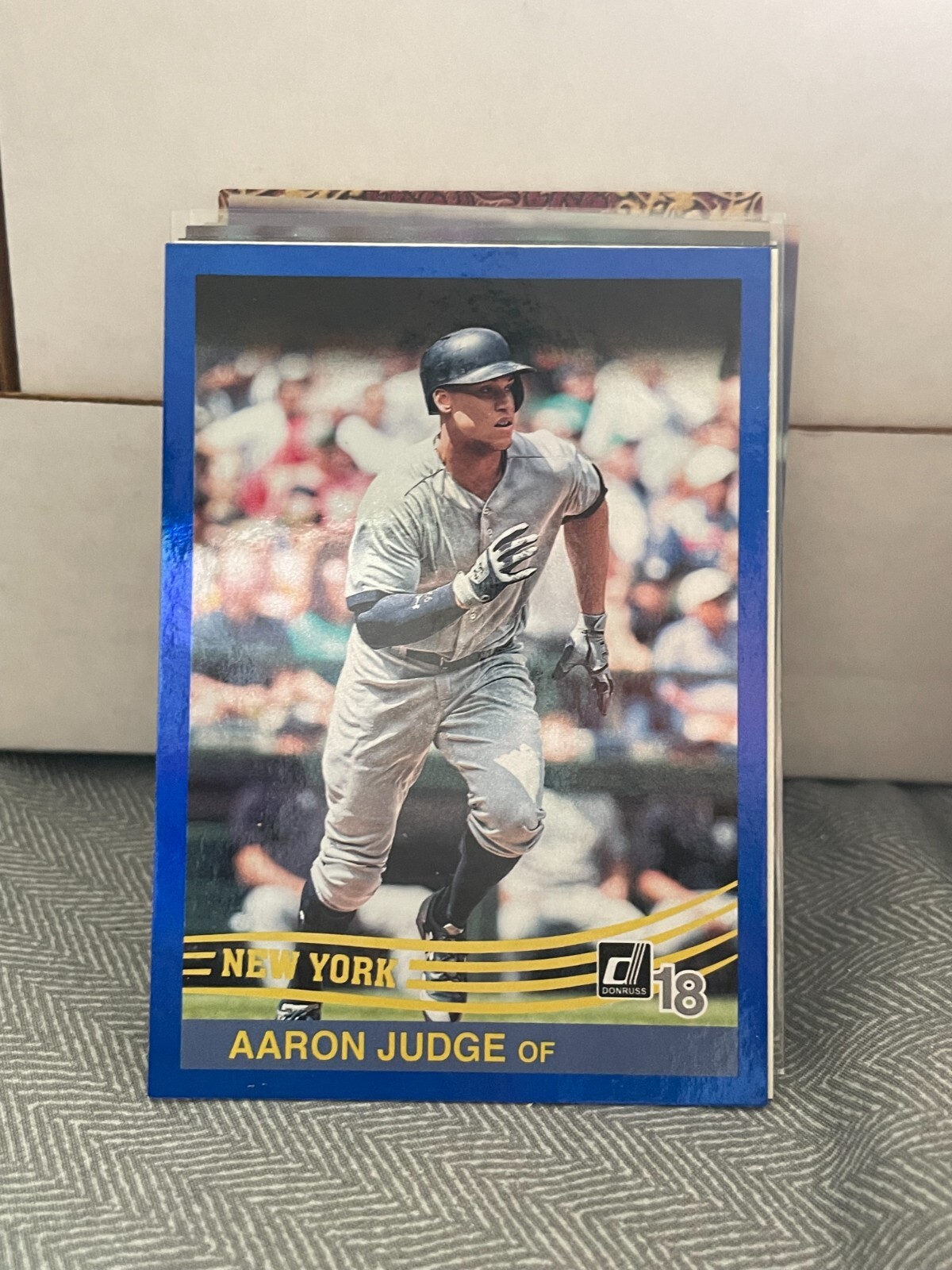 2018 Donruss Holo Blue #253 Aaron Judge RETRO YANKEES! | eBay