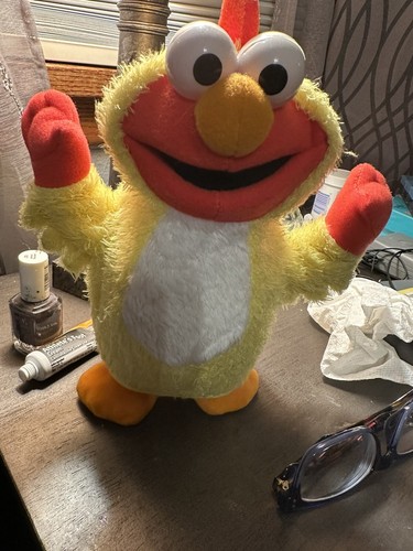 VINTAGE CHICKEN DANCER ELMO W/ ORIGINAL BOX 2003 WORKS GREAT | eBay