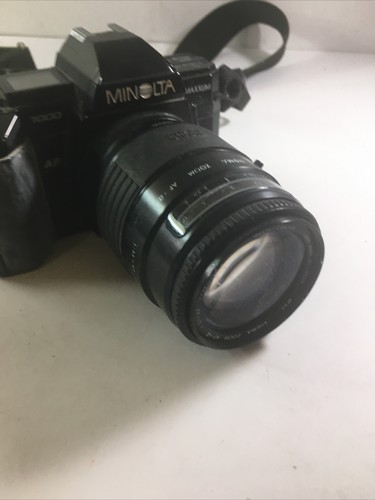 Minolta Maxxum 7000 35mm Film Camera w/ Sigma auto focus 35-135mm