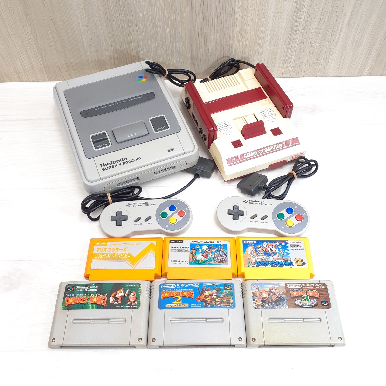 Nintendo Famicom & Super Famicom Console with 6 games Japanese