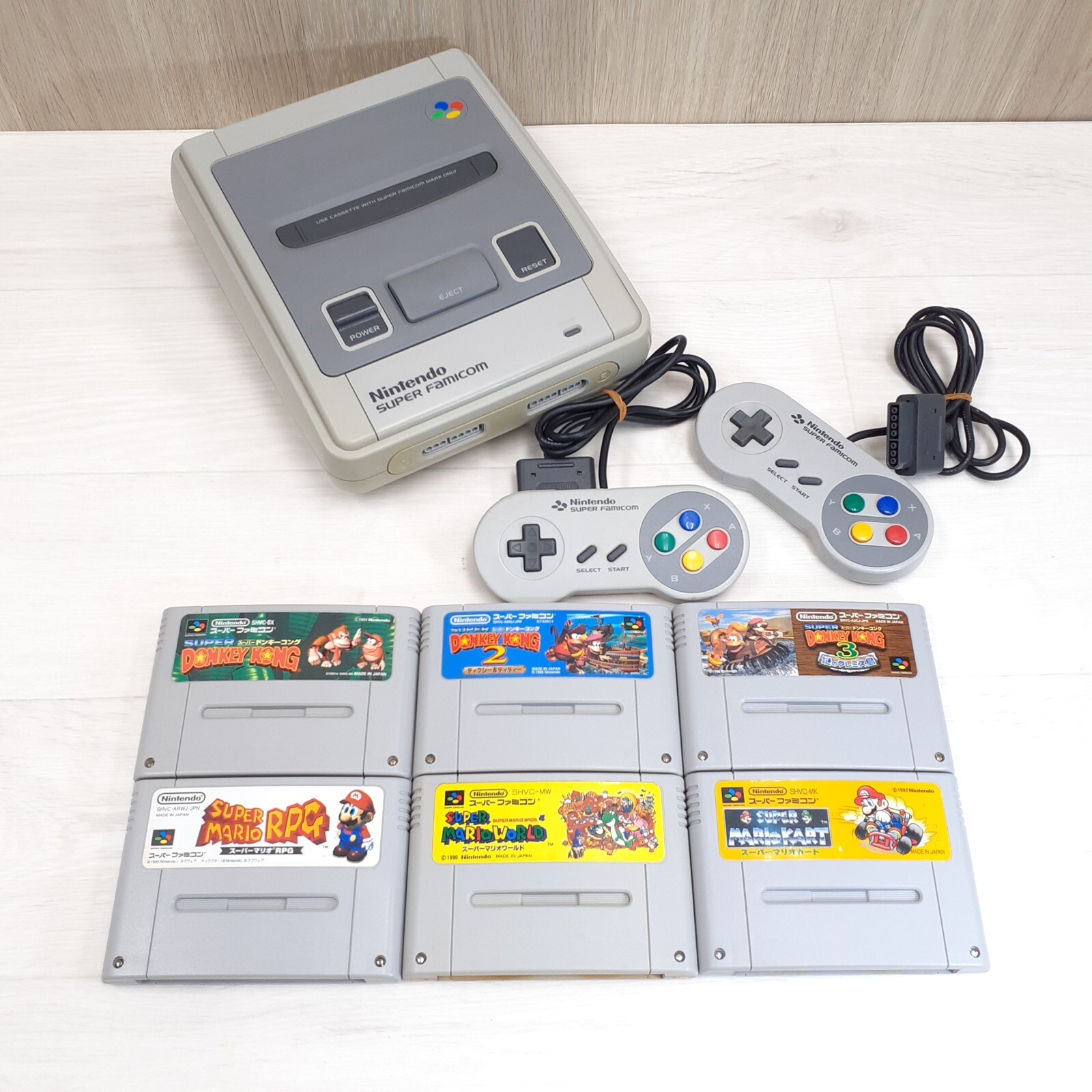 Nintendo Japanese Super Famicom Console with 6 games S. Mario &DK