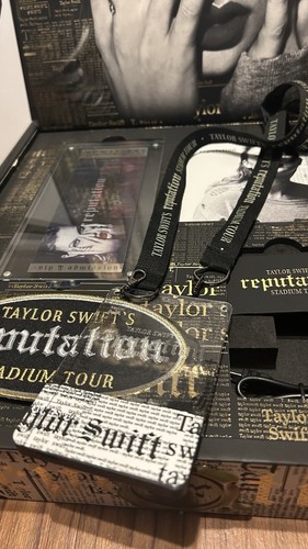Taylor Swift Reputation Tour VIP Box - ALL items (+2 rep tour