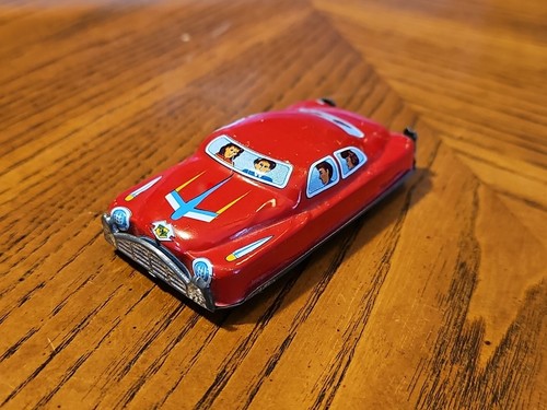 萬代屋【シトロエンDS19赤レッド】ブリキ tin toy car【箱はコピー