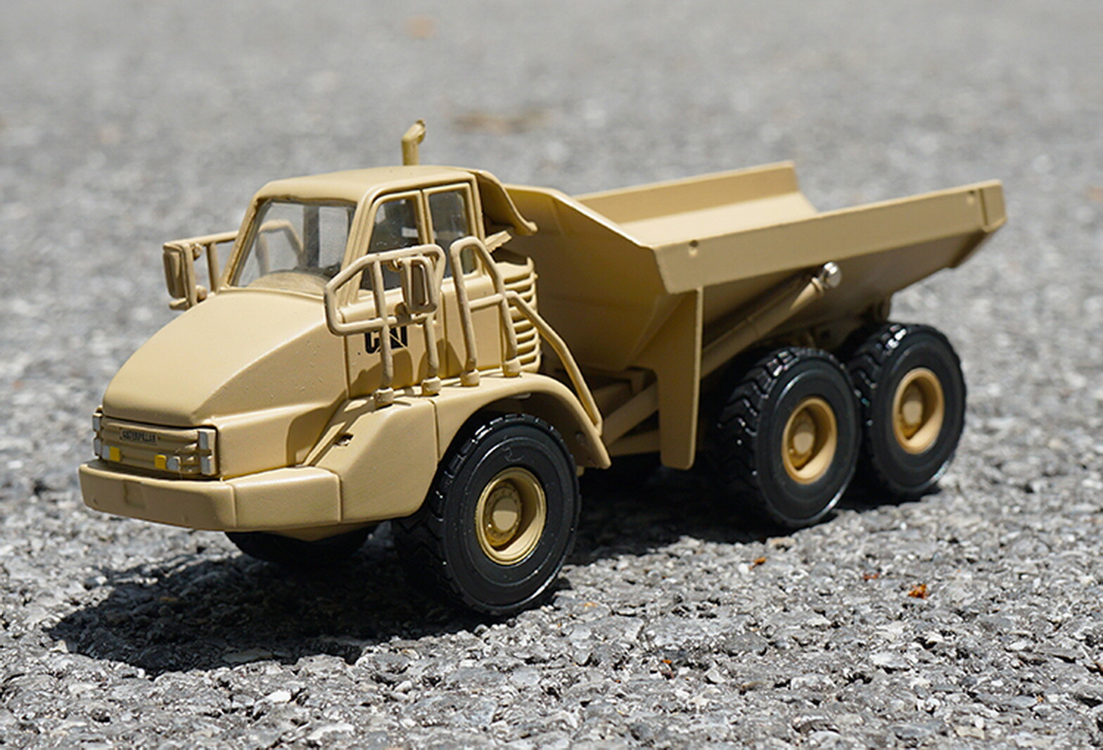 Norscot 1/50 Caterpillar Cat Military 730 Articulated Truck