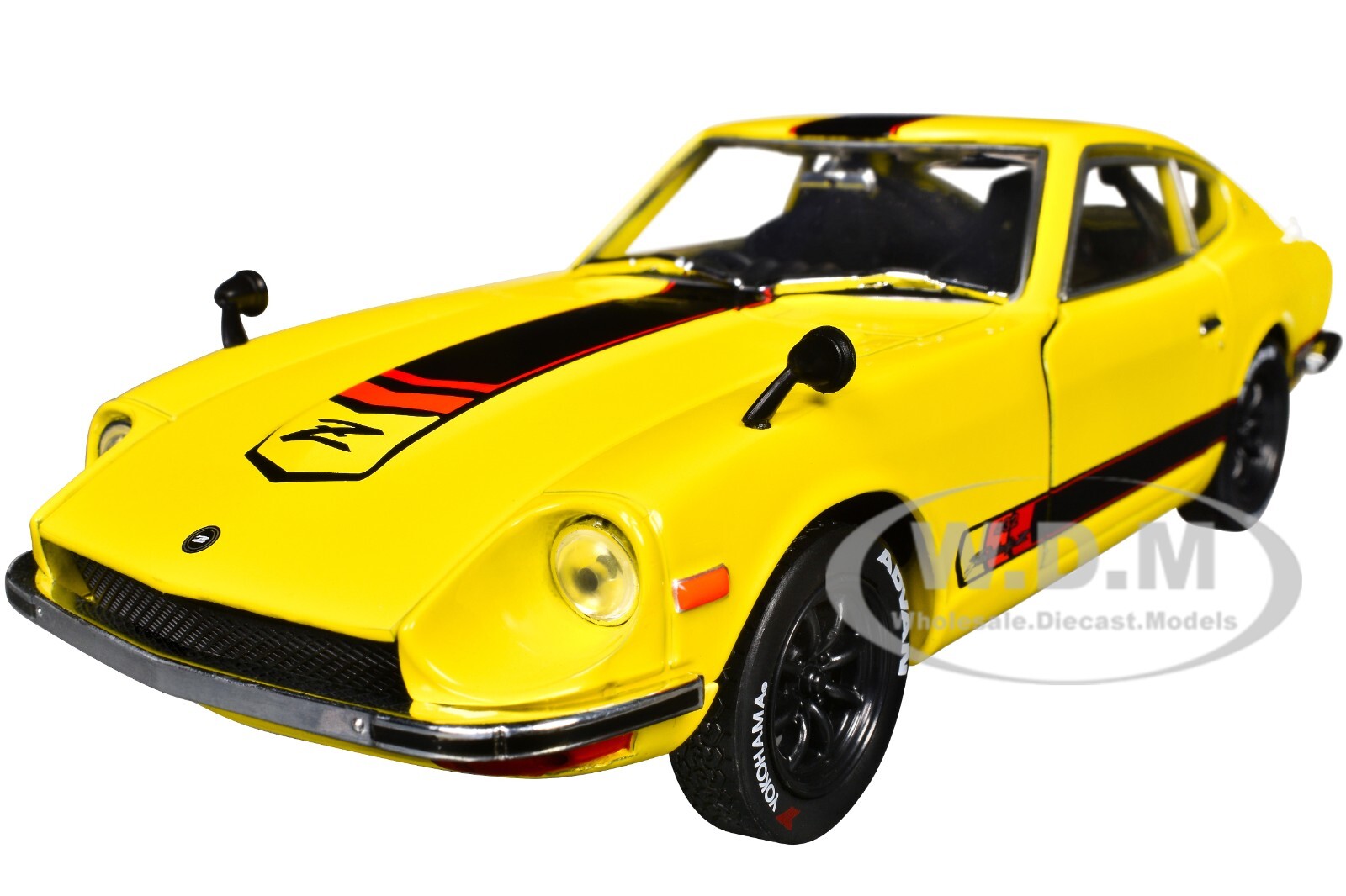 1970 NISSAN FAIRLADY Z 432 RHD YELLOW 1/24 DIECAST MODEL CAR BY M2
