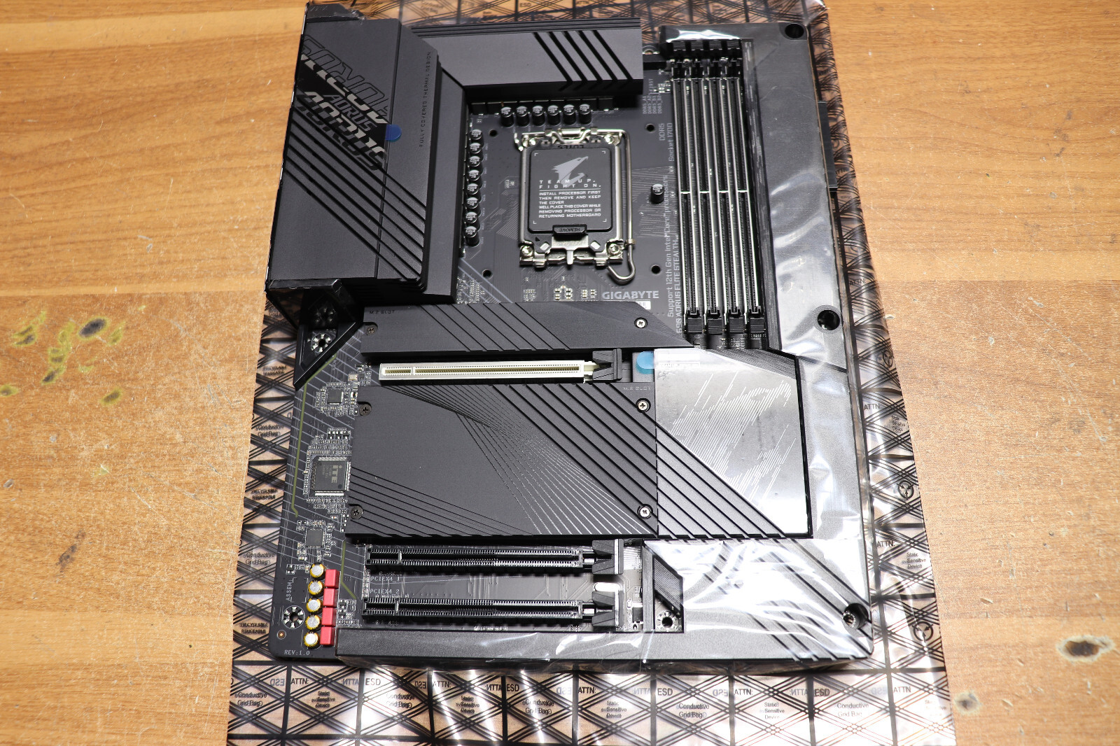 GIGABYTE Z690 AORUS ELITE STEALTH DDR5 LGA 1700 ATX Motherboard