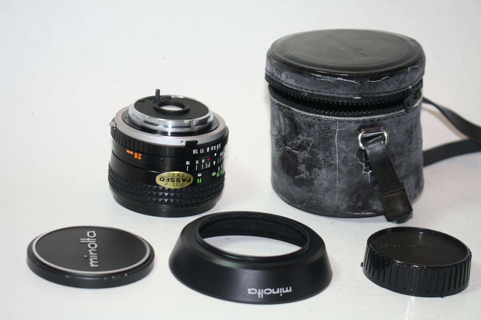 mint Minolta MC W. ROKKOR-SG 28mm 1:3.5 WIDE ANGLE Lens For