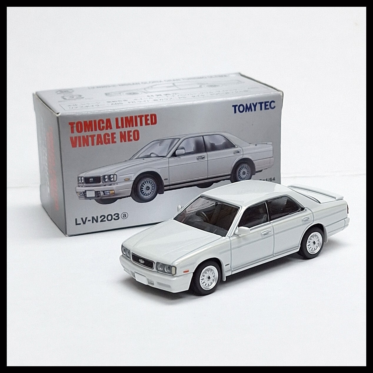 Tomica Limited Vintage NEO LV-N203a NISSAN GLORIA GRAN TURISMO