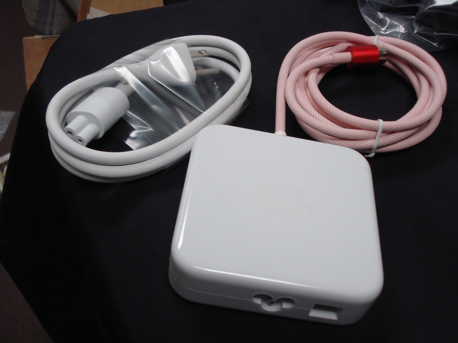 NEW Genuine Apple iMac 24