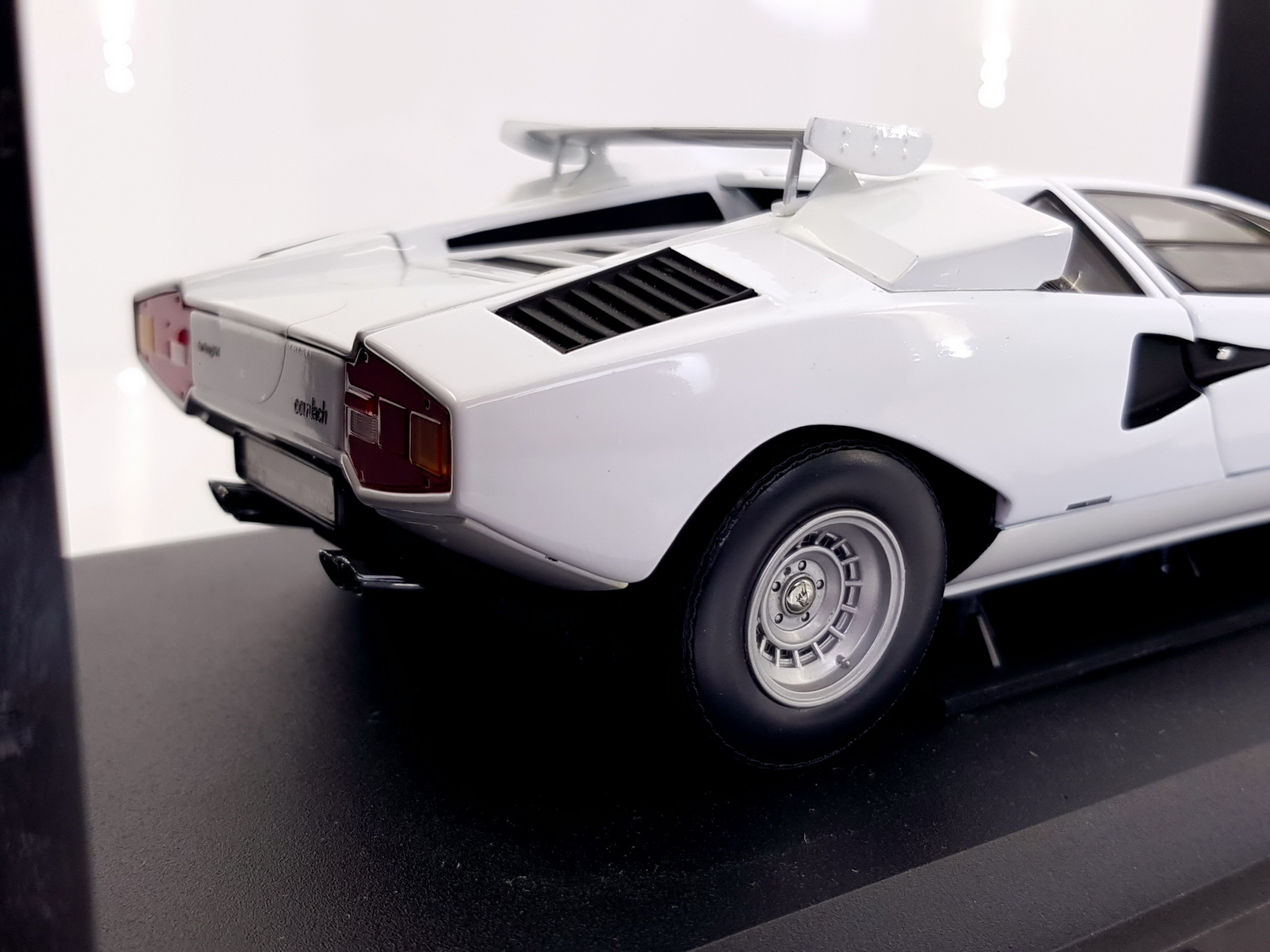 稀少廃番 KYOSHO ランボルギーニ カウンタック LP400 ホワイトボディ