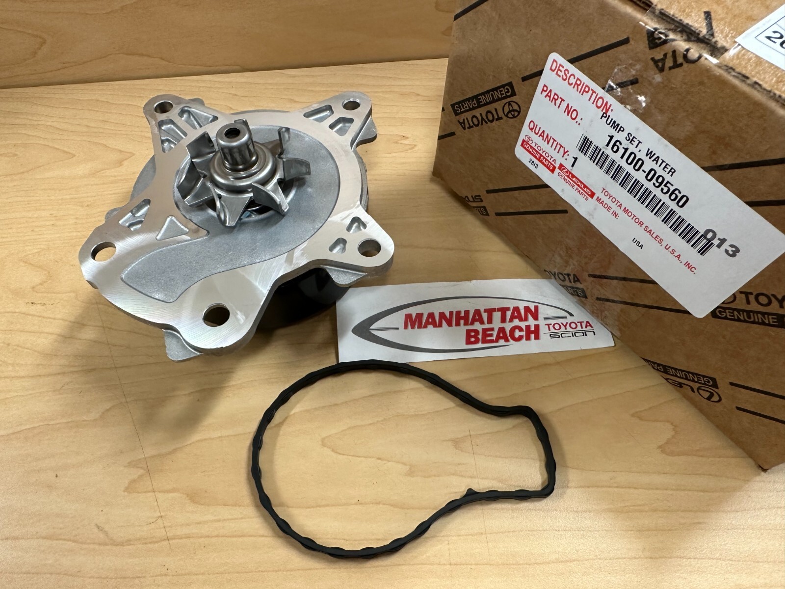 10-19 COROLLA 1.8L OEM ENGINE WATER PUMP 16100-09560 GENUINE