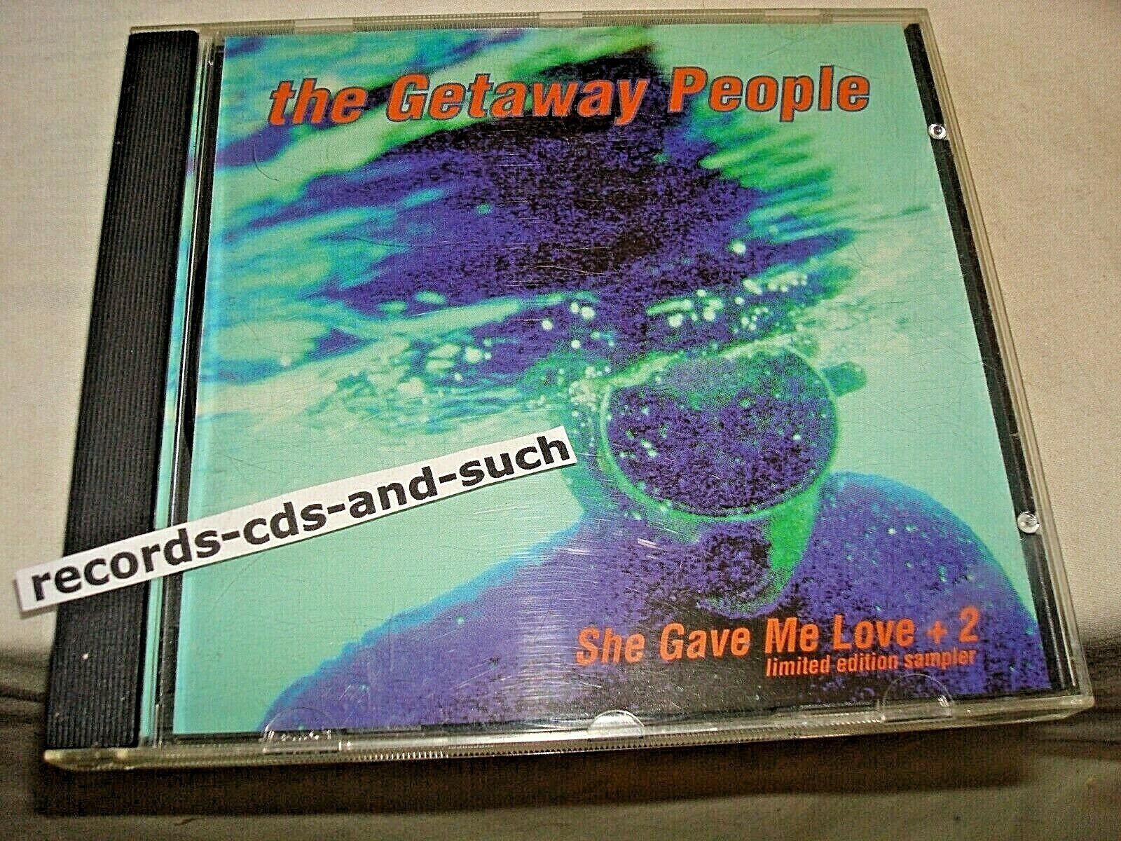 THE GETAWAY PEOPLE-SHE GAVE ME LOVE + 2-COLUMBIA CSK 5888 MINT CD