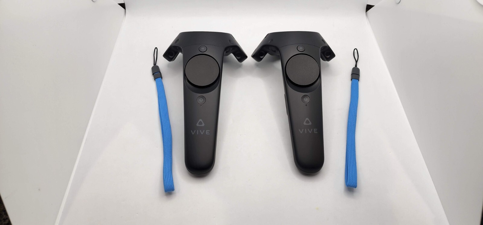 2x HTC Vive Controller Wand Pair + Two Straps VR Virtual Reality