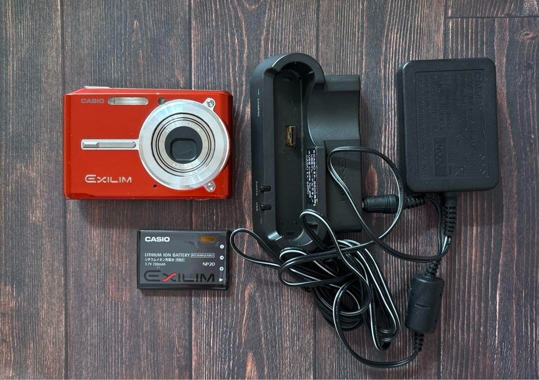 Casio EXILIM CARD EX-S600 Digital Camera Orange Battery Charger
