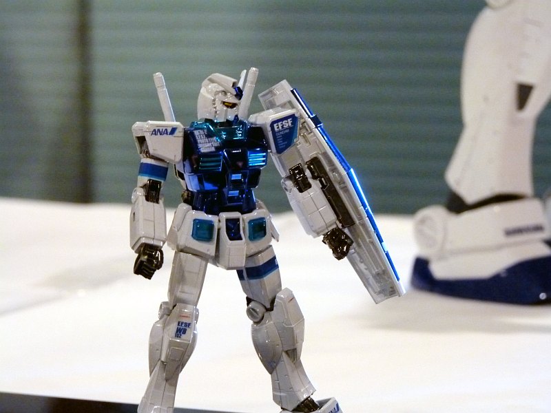 就航セレモニーでお披露目されたANAオリジナルカラーのガンプラと