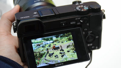 世界最速0.05秒の高速AFを実現したソニーのミラーレス一眼「α6300