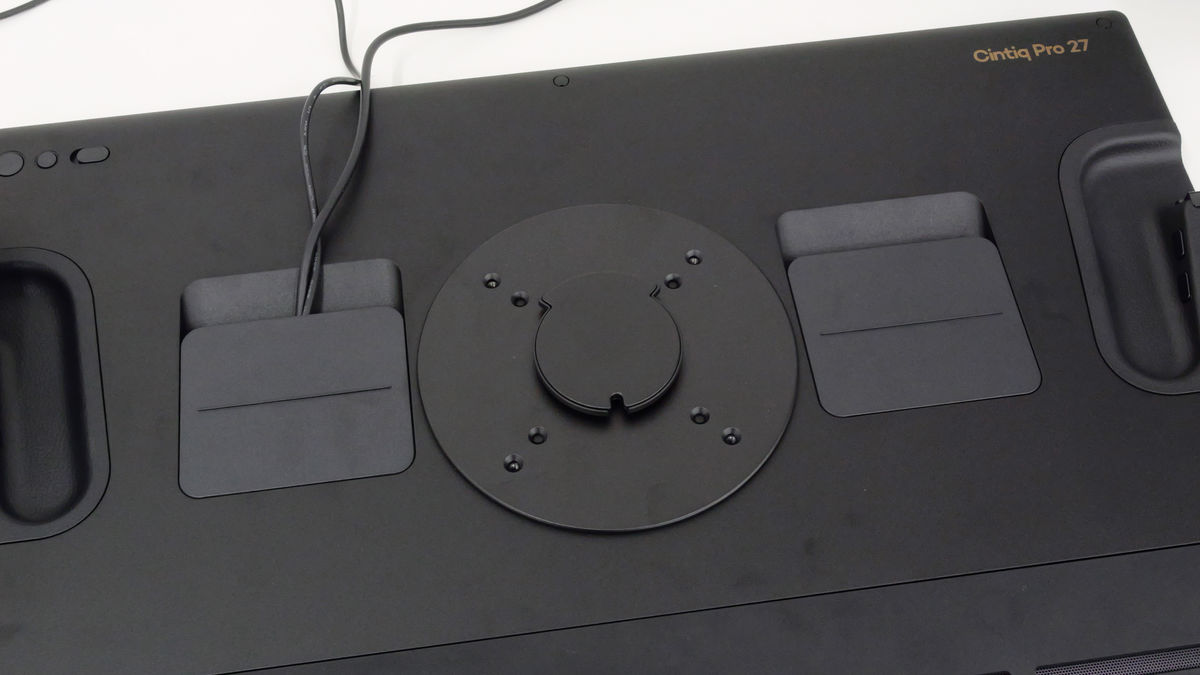 4Kマルチタッチ液タブ「Wacom Cintiq Pro 27」の専用スタンド「Wacom