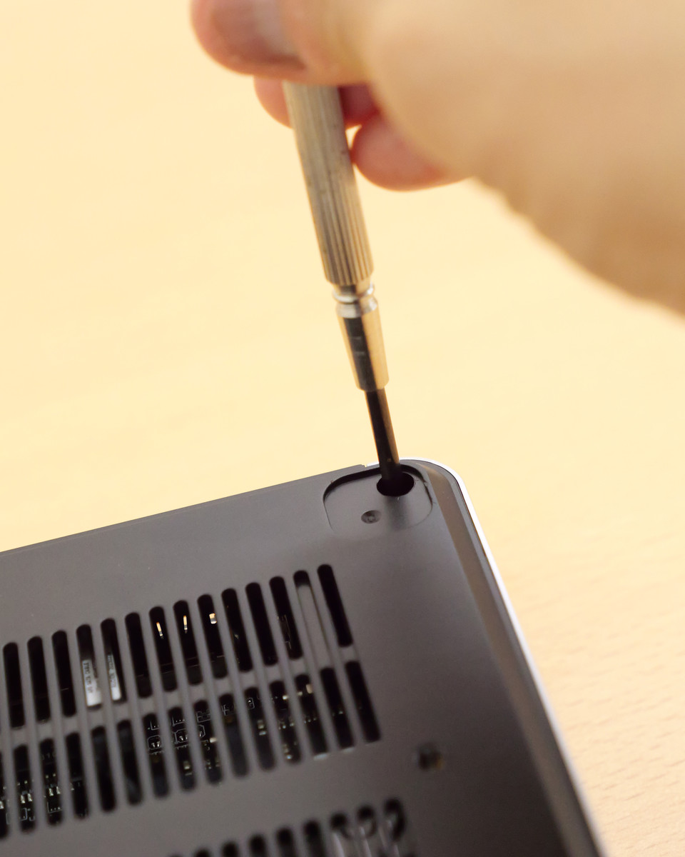 容積わずか0.9リットルのミニPC「Minisforum Venus Series UN1245」を