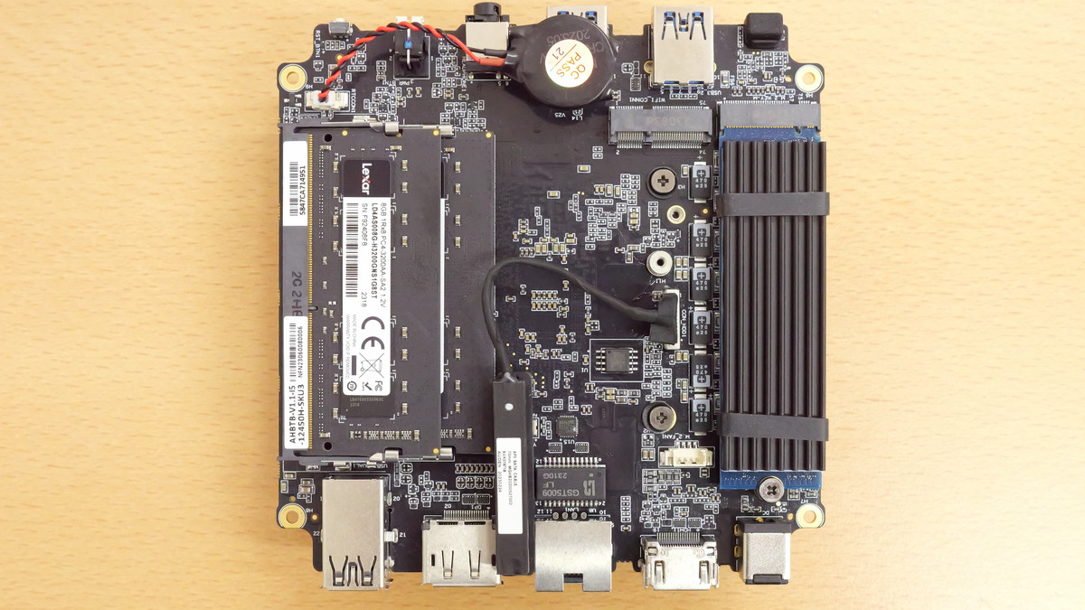 容積わずか0.9リットルのミニPC「Minisforum Venus Series UN1245」を