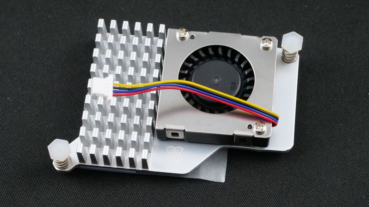 Raspberry Pi 5」に純正アクティブクーラーを装着して冷却部位やHATと