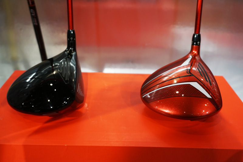今度の「B」ドライバーは、ド派手な赤クラウン！｜GDO ゴルフ