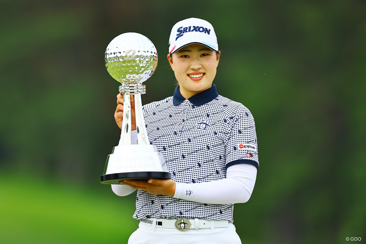 竹田麗央が逆転で今季3勝目「最後まで自信を持てた」 2位に山下美夢有