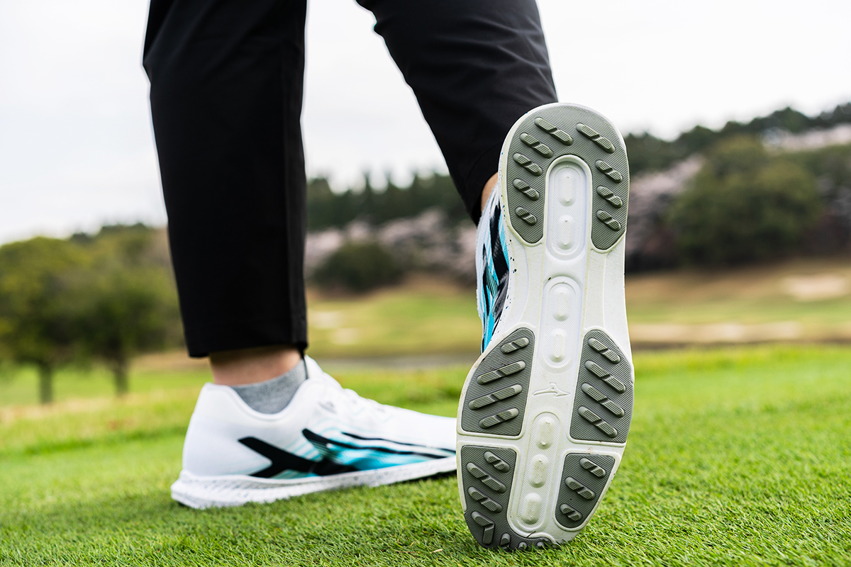 ミズノ「ネクスライトゼロ ボア」を試し履き 体感せよ! 重さ