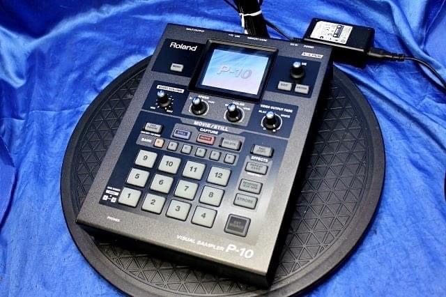 ever seen a roland p-10 video sampler? basically a 404 for video