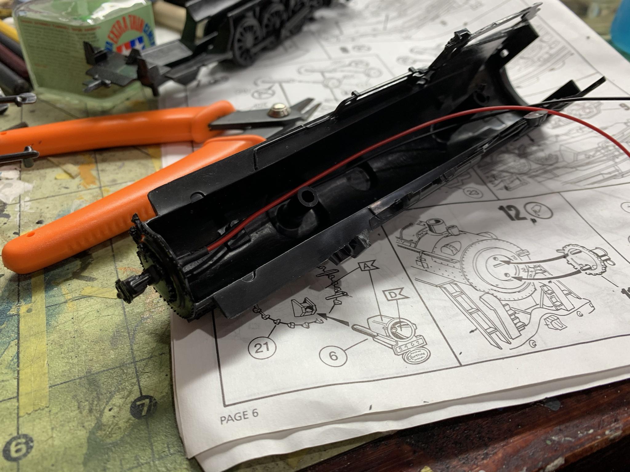 Revell's 1/87 scale NY Central Hudson - Figures and Misc