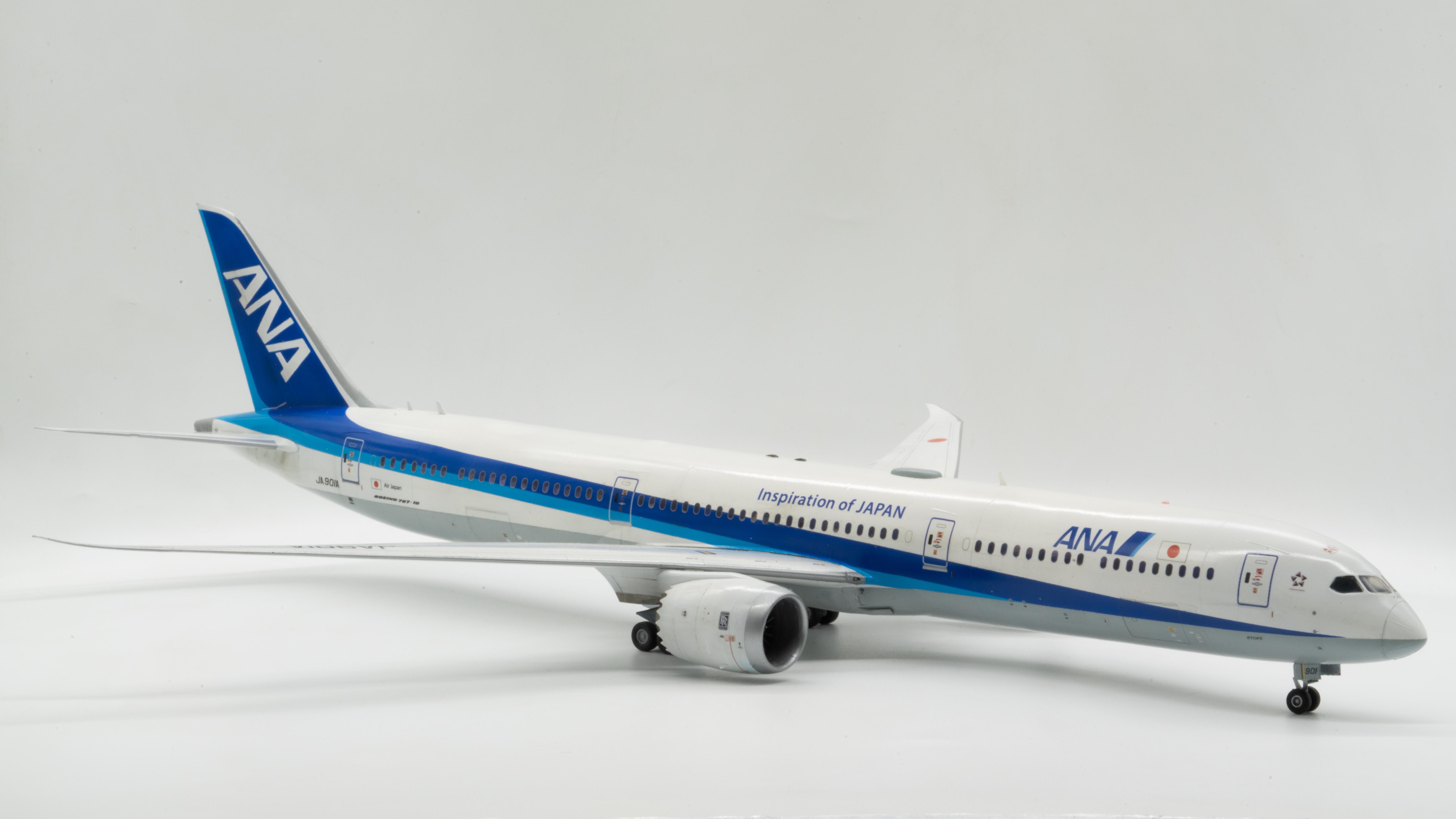 All Nippon Airways (ANA) Boeing 787-10 Dreamliner (Zvezda 1/144