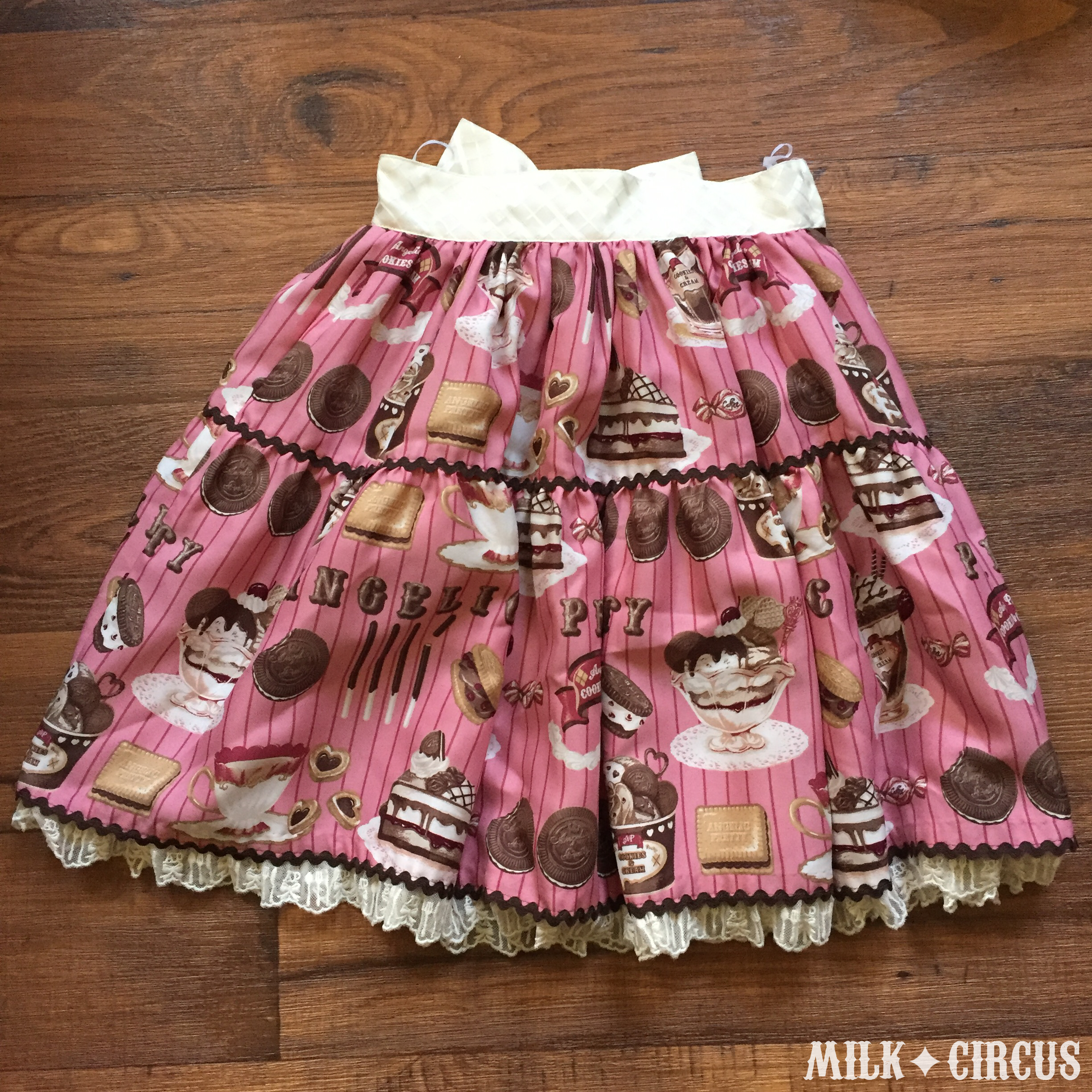 Angelic Pretty: Cream Cookie Parade Review | MILK ✦ CIRCUS