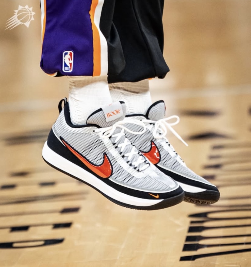 ナイキ ブック2 “ミシガン州立大学” PE 新たな画像公開！ | 8469