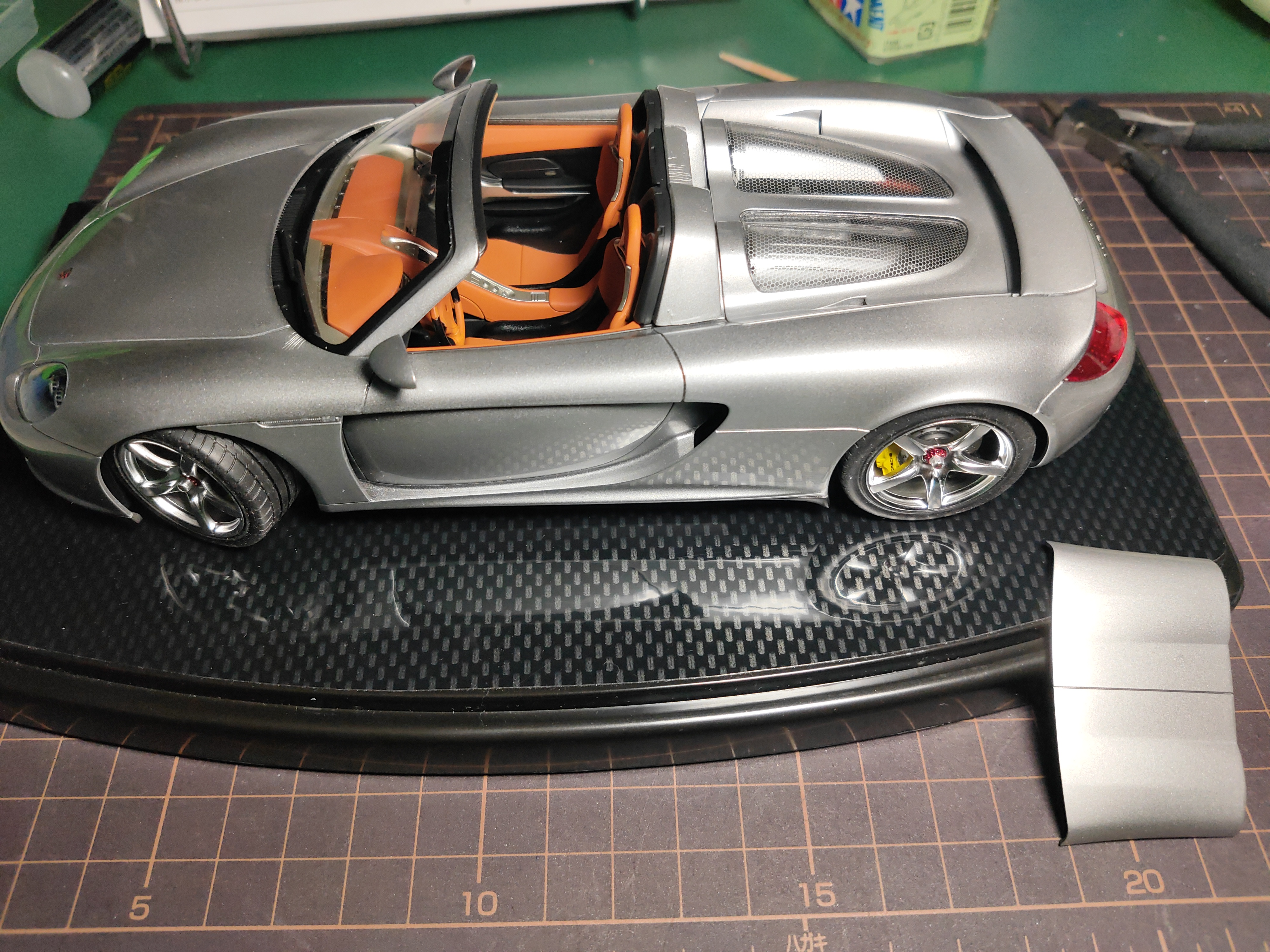 タミヤ ポルシェ カレラGT 製作ブログ 組み立てから完成へ | 自己満