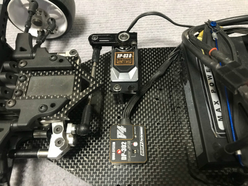 サーボ、ジャイロをごそごそと試し中♬ - Garage Dreams