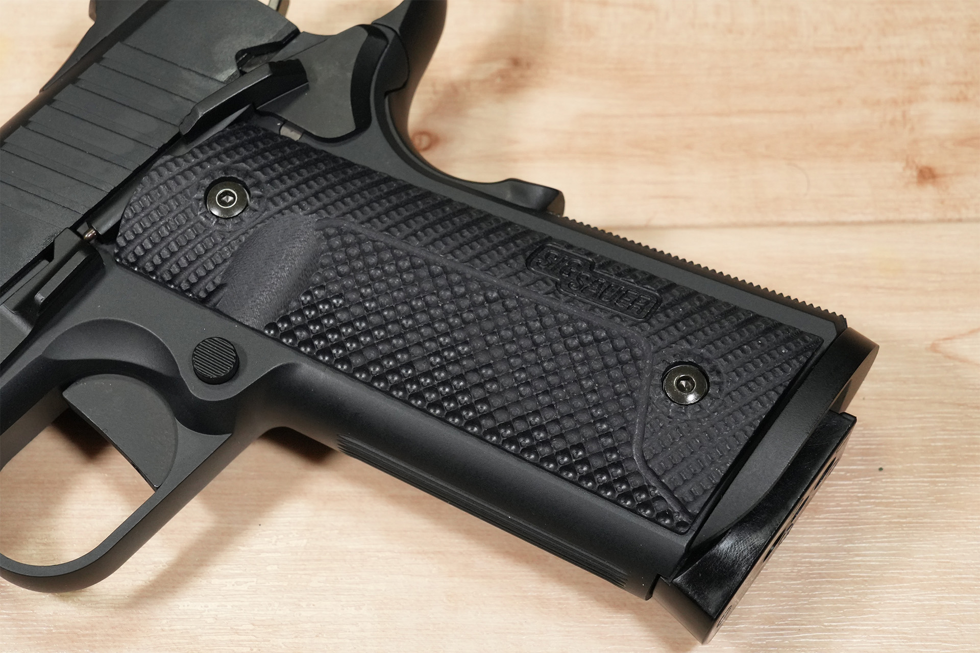 ウエスタンアームズ SIG SAUER 1911-X FULL / G10グリップを購入しま