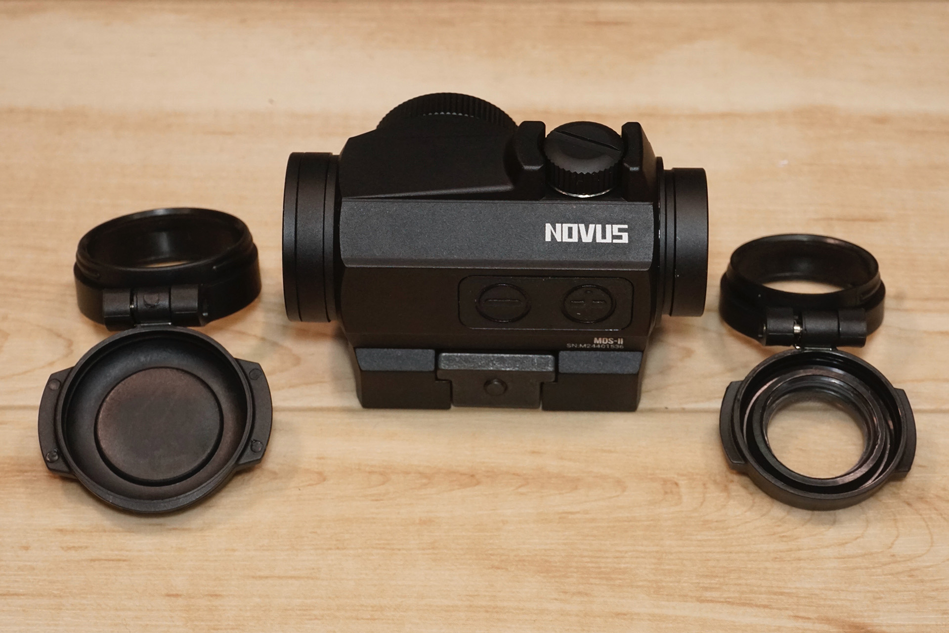 T2ライクなオリジナルデザイン ドットサイト、NOVUS製マイクロレッド