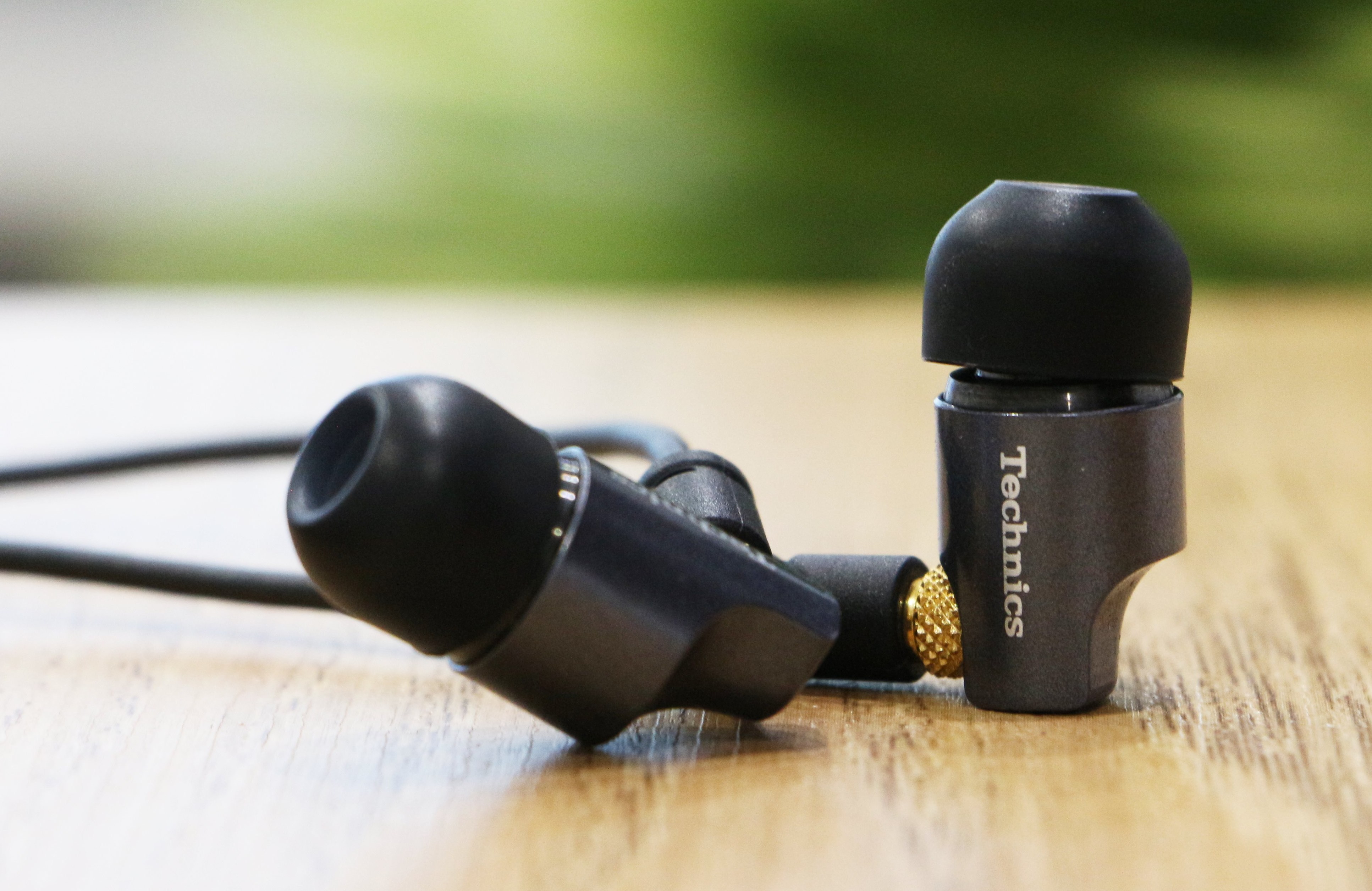 Review: Technics EAH-TZ700 - Son-Vidéo.com: blog