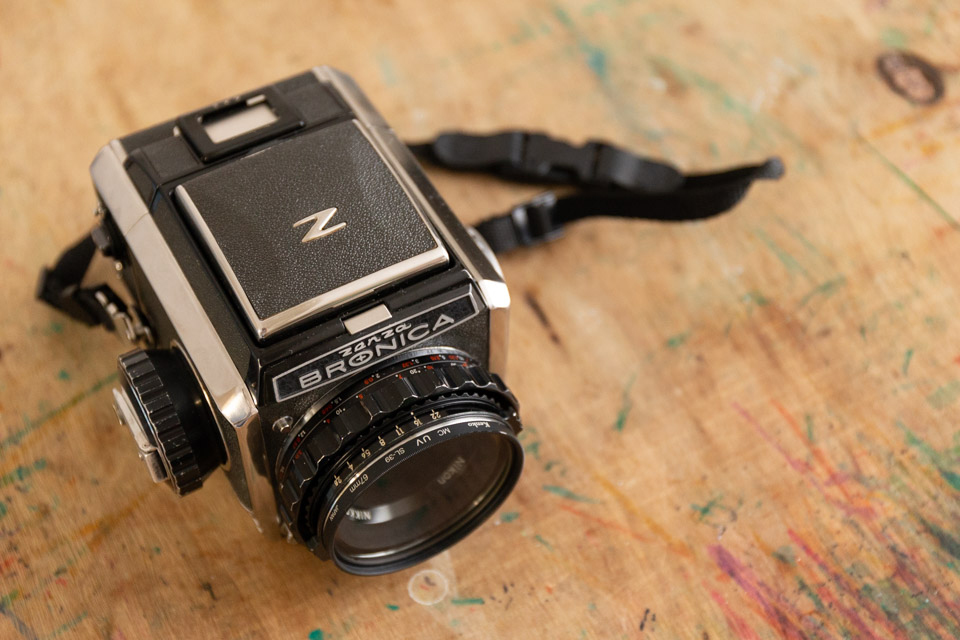 画伯の雑記 – 2019年8月22日 高校時代の愛機、Bronica S2を再び使う。
