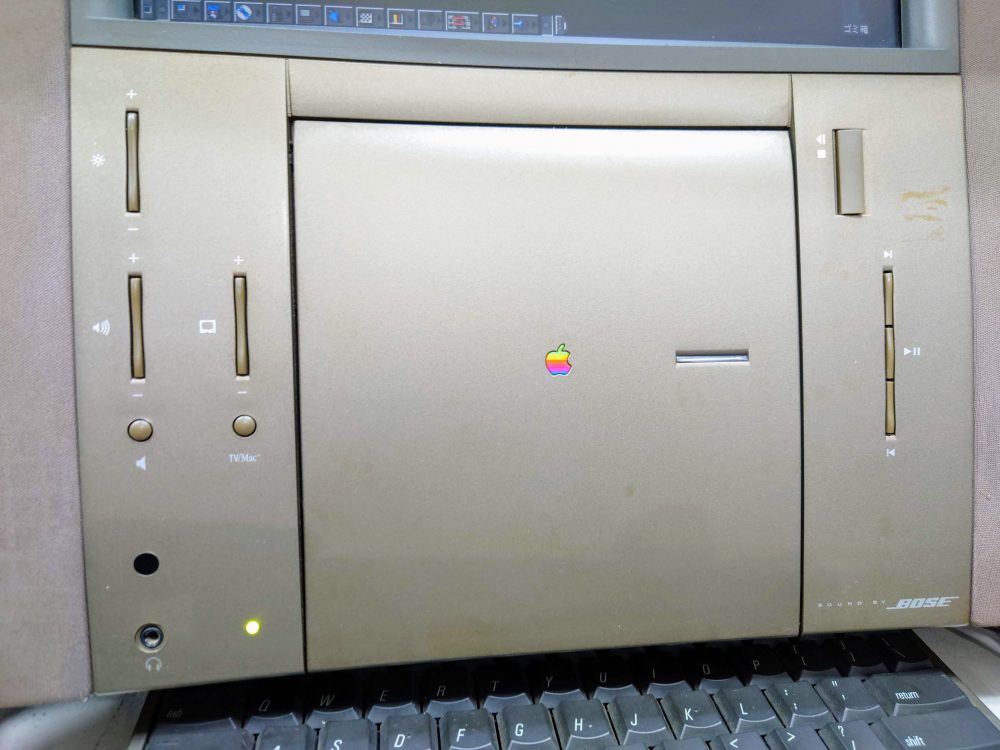 スティーブ・ジョブズが窓から投げ捨てた伝説の20周年Macが秋葉原に