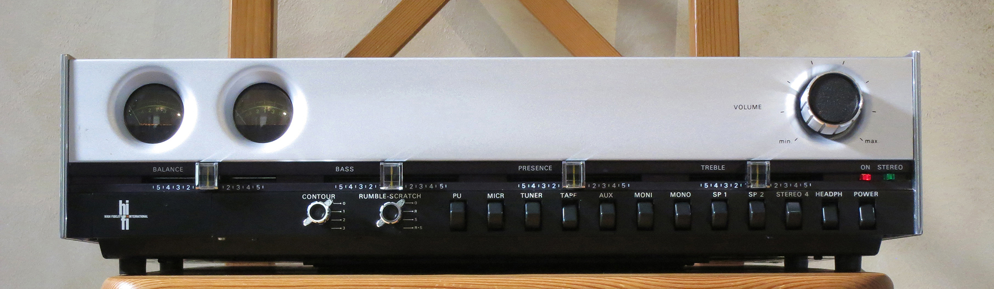 English) Philips 22RH521 & Philips 22AH561 amplifiers