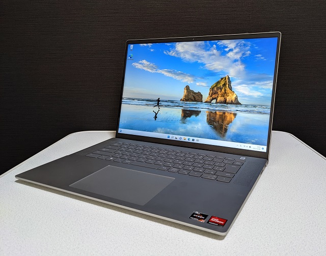 レビュー】DELL Inspiron 16 5625 (AMD)に高評価。メモリ16GBなら