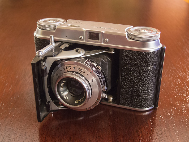 Voigtländer Vito II - Down the Road