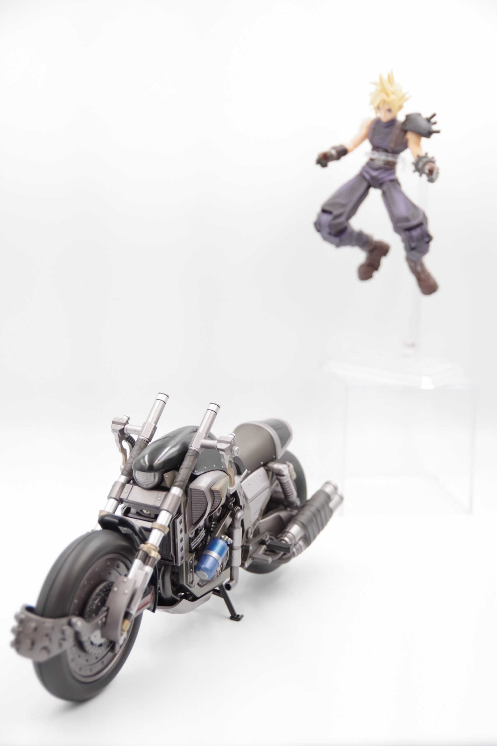 ファイナルファンタジーVII BRING ARTS クラウド・ストライフ