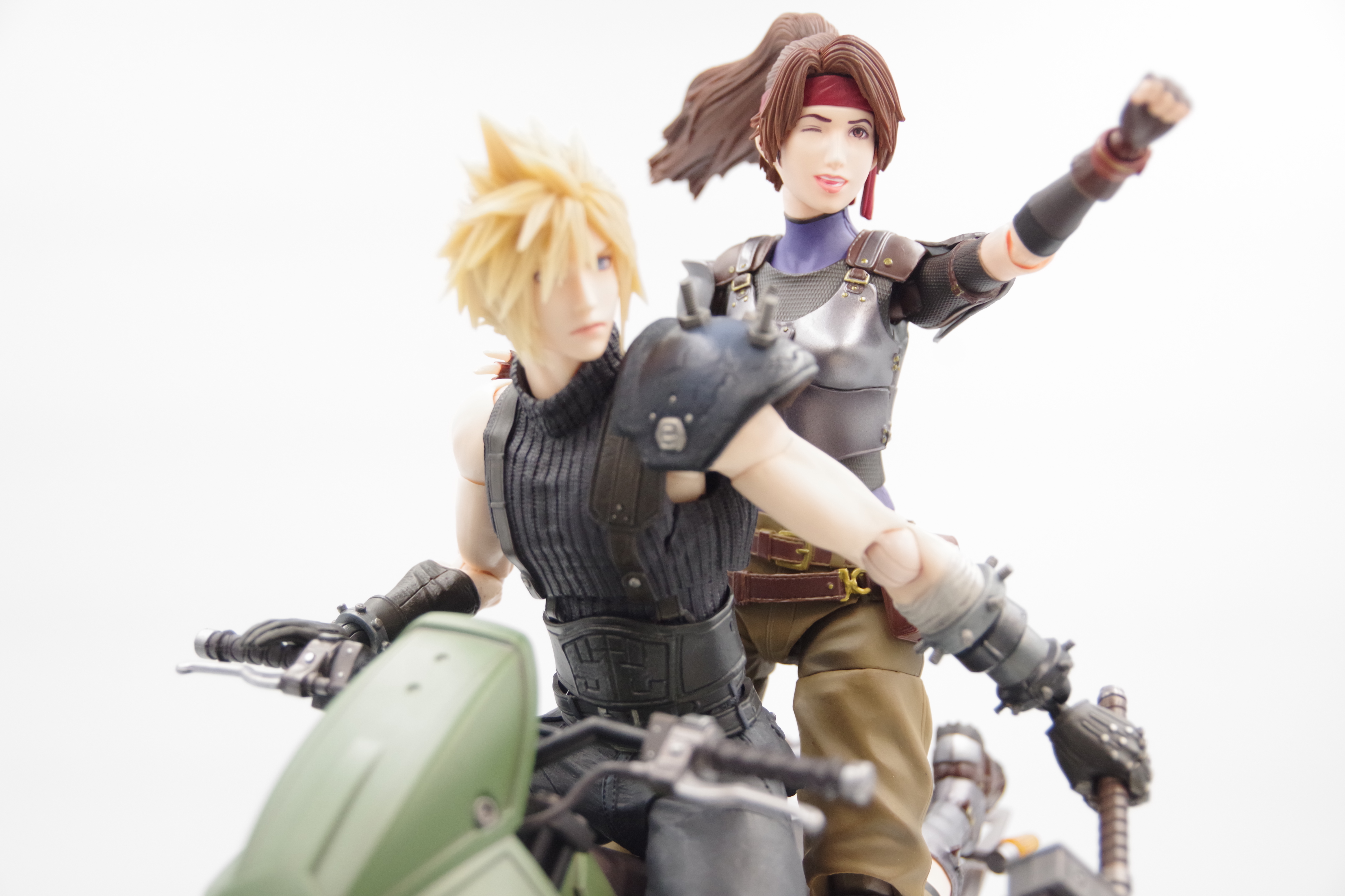 ファイナルファンタジーVII リメイク PLAY ARTS改 ジェシー＆バイクSET