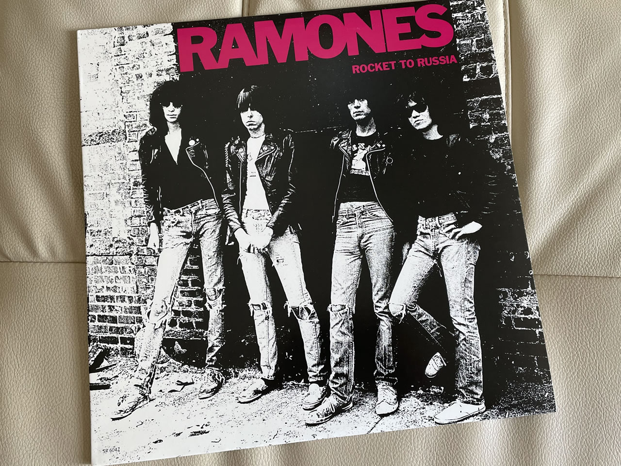 Ramones_Rocket-to-Russia_01.
