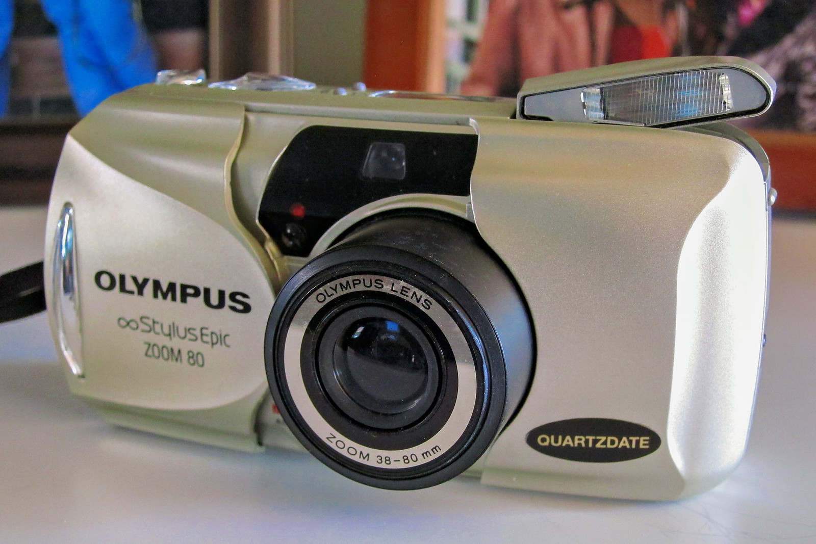 Olympus Stylus Epic Zoom 80 - Down the Road