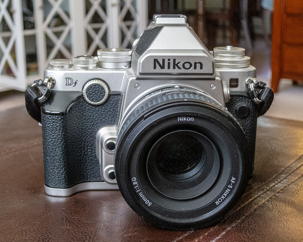 Nikon Df - Down the Road