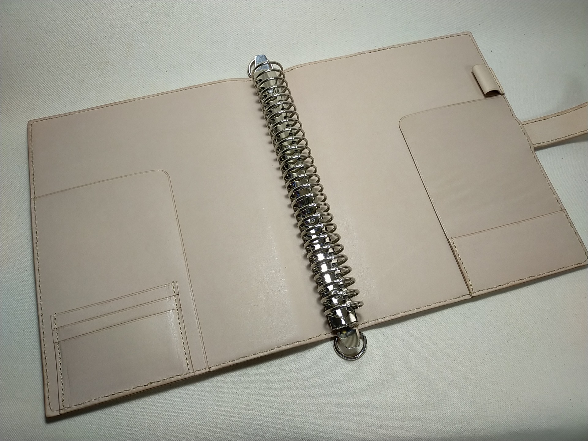 青木]ヌメ革 ナチュラル レザーカバー、B5 26穴バインダー付 青木]ヌメ