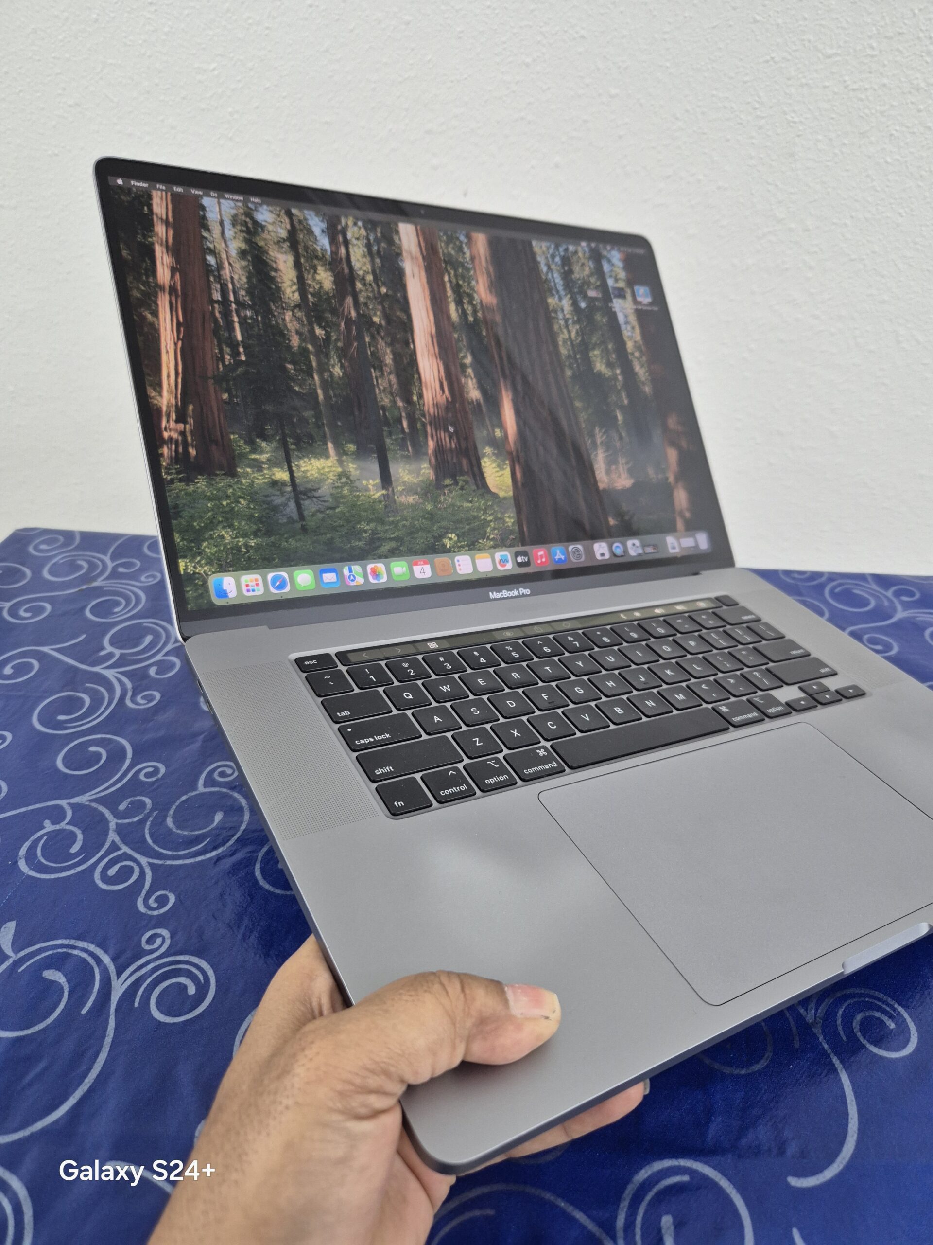 Apple MacBook Pro A2141 (16″) Intel Core i9 (8-Core, 2.4 GHz 64GB