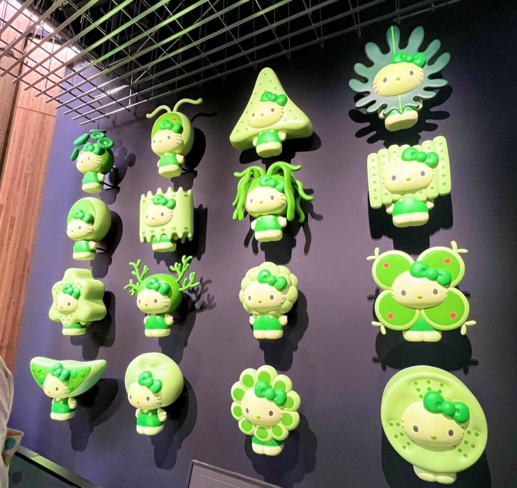 大阪・関西万博】日本館「藻類×ハローキティ図鑑」完全ガイド│32種類